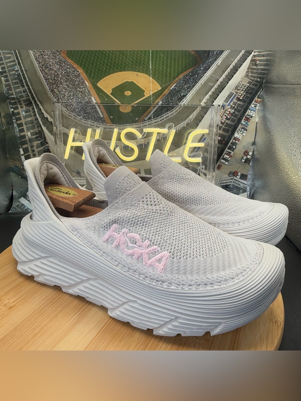 HOKA Unisex HOKA Restore TC Stucco/Putty Mens 10/W11